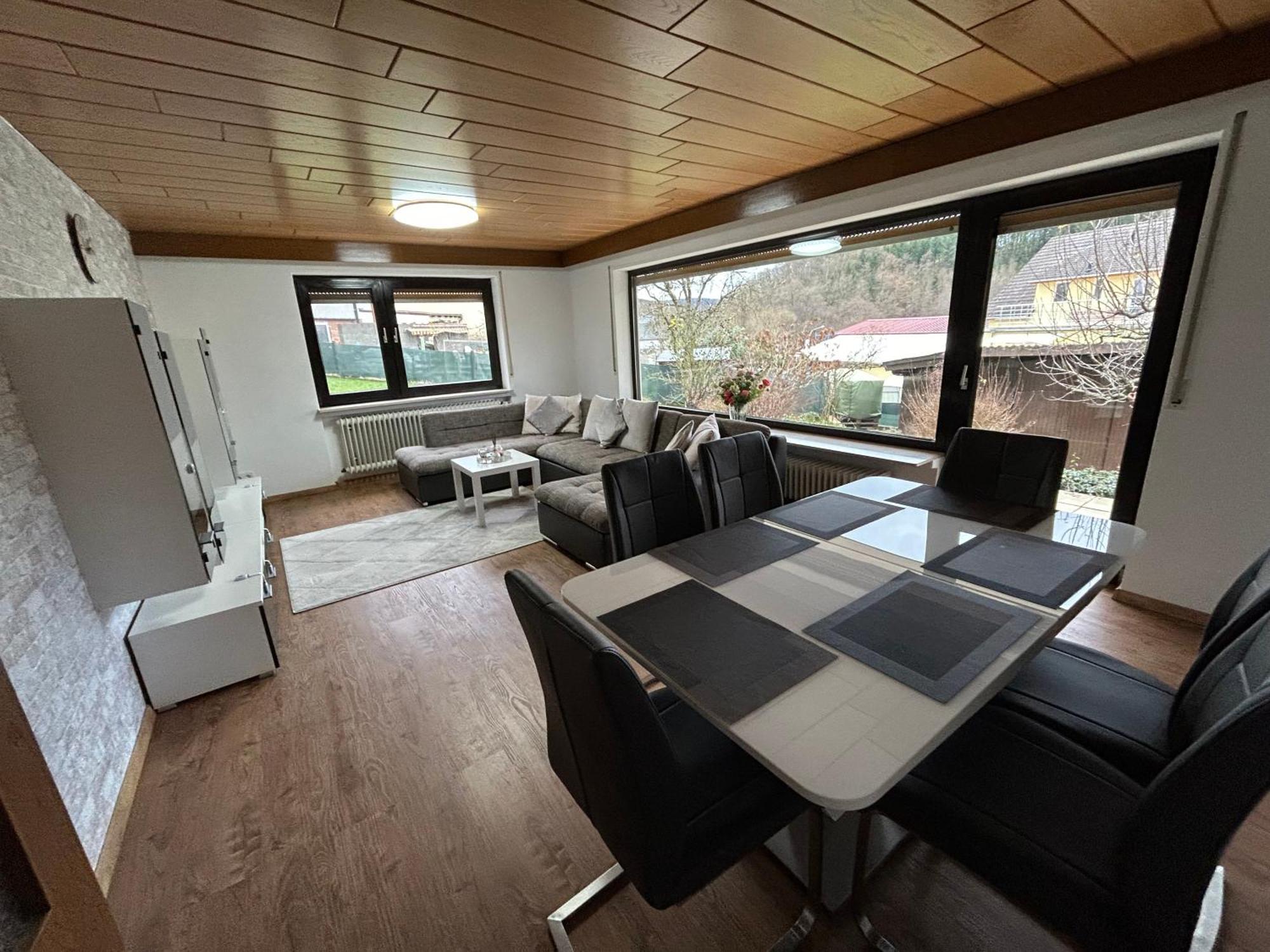 Ferien- Und Monteurwohnung Zum Waldblick エクステリア 写真