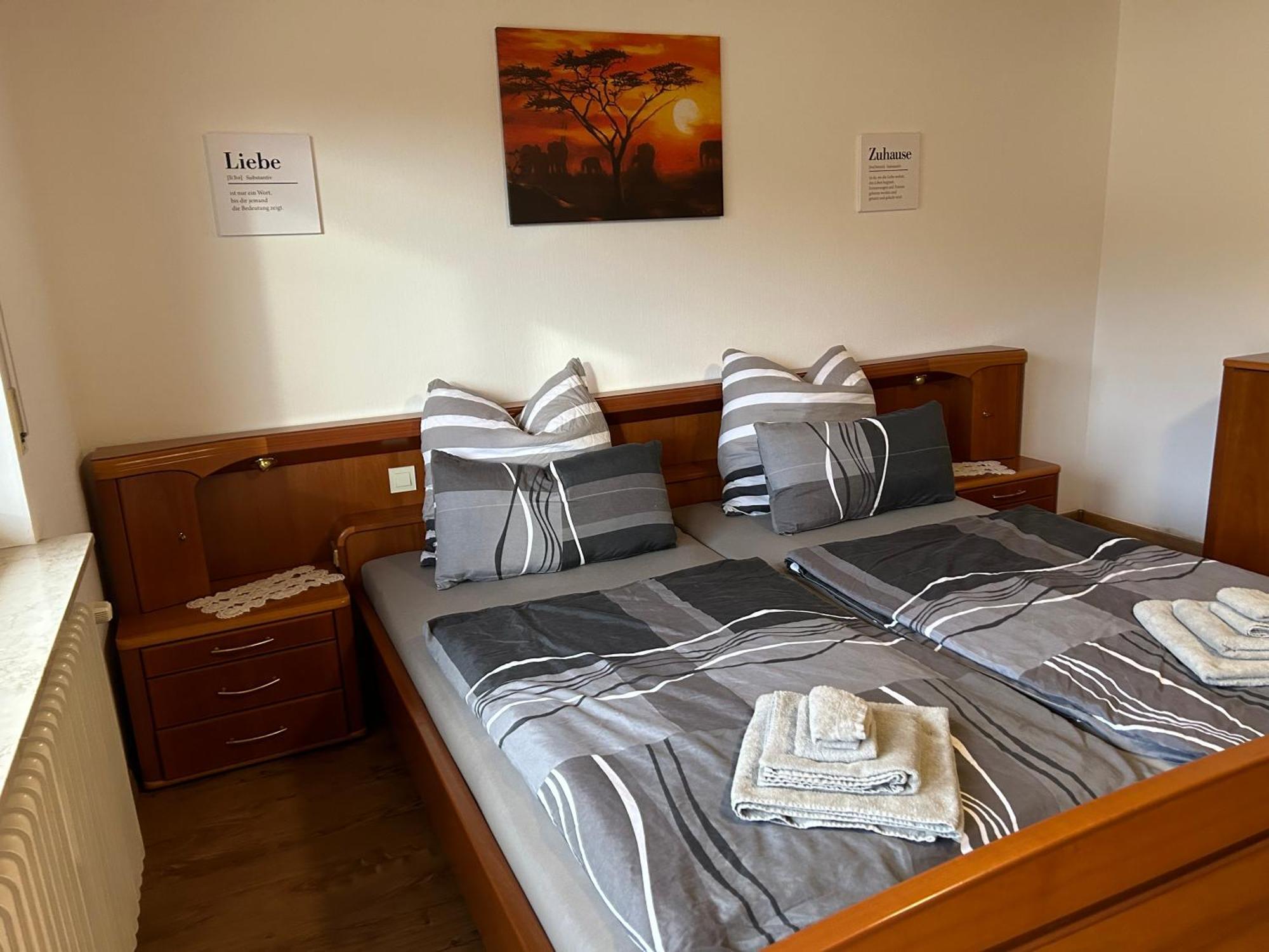 Ferien- Und Monteurwohnung Zum Waldblick エクステリア 写真